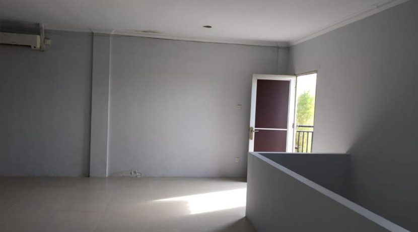 52332980_10213547836875782_4984409027040509952_n